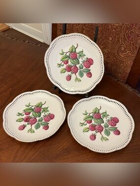 3 Vintage Schumann Arzberg Germany #76 Porcelain Reticulated Berries Plates